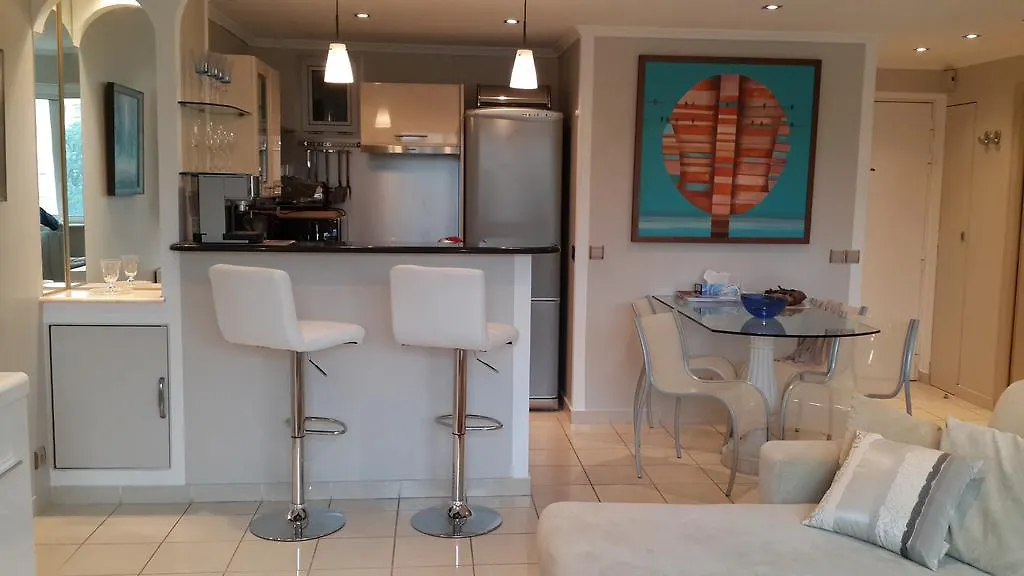 Elegant Apart In City Centre Of Cannes location